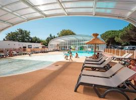 Camping 4 étoiles - Parc aquatique - eeibgd，位于鲁瓦扬的酒店