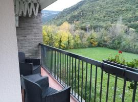 Apartamentos Valle de Tena - Biescas 3000，位于毕斯卡斯的酒店