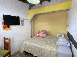 Hostal EYO en Chuy con baño privado，位于楚伊的酒店