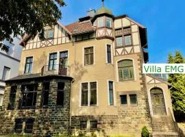Ferienhaus Villa EMG Velbert nah Düsseldorf Essen Dortmund, Familien Gruppen bis 27 Personen, 3 Küchen, Kaminofen, Terrasse