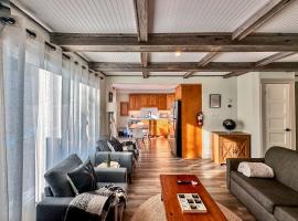 40BKickBack，位于科灵伍德的带泳池的酒店