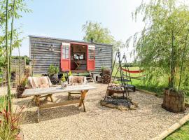 Bonnie's Shepherds Hut at Shepherds Lodge Retreat and Wellness，位于诺丁汉的酒店