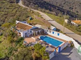Rustic 3BR Villa with Large Pool & Views