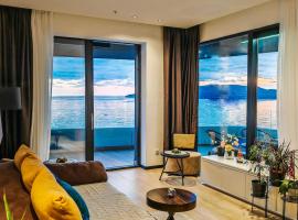 Beachfront luxury apartment，位于布德瓦的酒店
