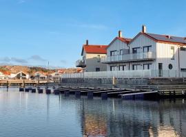 Beach Front Home In R&ouml;nn&auml;ng With Sauna，位于R&ouml;nn&auml;ng的海滩酒店