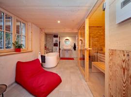 living TIMELESS- Haldenmühle, Luxus Schwarzwald-Retreat mit Sauna，位于西蒙斯瓦尔德的酒店