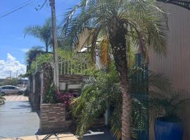 Hotel Coqueiros，位于Valparaíso de Goiás的酒店