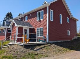 Springhouse Seaside Retreat 2-Bedroom on the Bay，位于Lewisporte的酒店