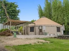 Byron Bay Hinterland Eco-Retreat Ivory Yurt