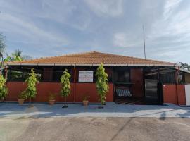 UDUPI HOMESTAY - Cottage House - Dendoorkatte，位于乌杜皮的酒店