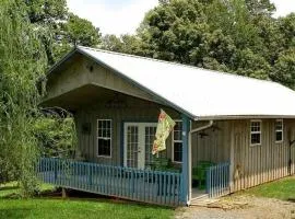 Country Cottage - 2 Bedrooms, 1 Baths, Sleeps 6 cabin
