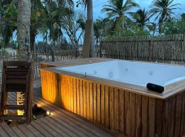 Maison Plage Atins - Casa de Praia e Jacuzzi，位于阿廷斯的带热水浴缸的酒店