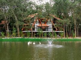 Wayanad Vista Palm View Villas，位于Padinjarathara的酒店