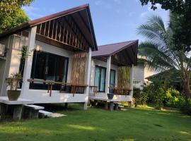 Anattaya holiday home，位于攀牙府的酒店