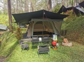 corak alam glamping，位于Tangkubanperahu的酒店