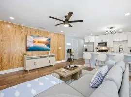 The Shark Tank Cocoa Beach - 4 2BR Units - 8BR Total - Each Unit Sleeps 5 - Walk to Beach & Downtown