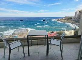 Front Sea View 3 Bedroom 2 bathrooms at Sliema Beach Promenade