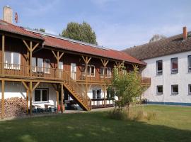 Luxuriöse Ferienwohnung in Boddin mit Garten，位于Boddin的酒店