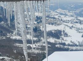 Casa 2112，位于塞斯托拉的带停车场的酒店