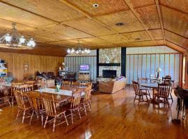 CRC Ranch Retreat，位于班德拉的酒店