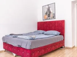 Large 5BR Shared Apt in Central Location, Near Augarten
