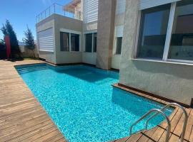 Villa luxueuse avec piscine，位于突尼斯的酒店