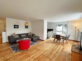 Echtholz, 110m2, Sport, Erholung, mit Garage - SU48，位于圣莫里茨的海滩酒店