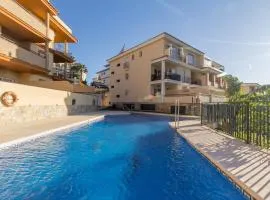 Winter Deal - Luxury Apartment with Terrace Mountain Views Near Beach
