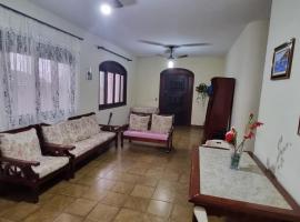 Casa na praia das Astúrias，位于瓜鲁雅的酒店