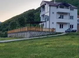 Guest House Artjoni Fierze