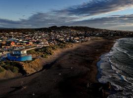 El Barco Pichilemu，位于皮奇勒姆的旅馆
