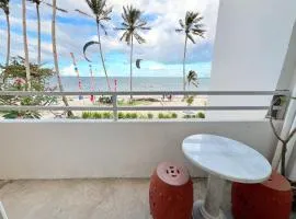 Beachfront Apartment with Two Queen Beds, Kitchen and Balcony