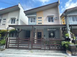 Mago Nouveau Residence 3bdrm-3bath Subdivision，位于安吉利斯的酒店