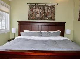 Trailside Village #8 - Slopeside 3BR with Hot Tub, Sauna, BBQ, Ski In Ski Out