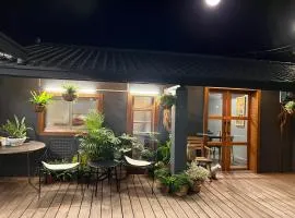 撒花咖啡民宿 Sakinu & Hanaku Cafe' Hostel