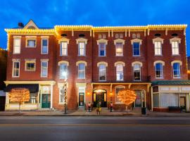 The Woodford Hotel，位于Versailles的酒店