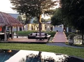 Chombua MaeWang ชมบัว