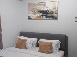 Southgate Residence, Ellegance