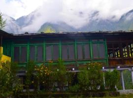 Monkstel Home Raila Sainj Valley，位于Sainj的酒店