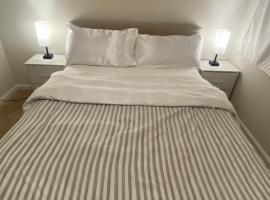 Silver Spring 4beds 3bedroom，位于银泉的酒店