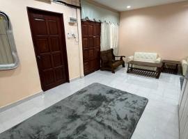 Impiana Homestay，位于Kampong Kawak的酒店
