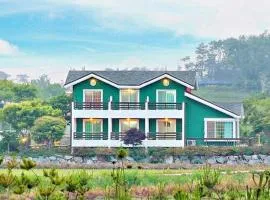 Taean Mongsanpo Pine and Apple Pension