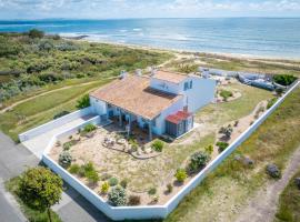 Villa Les Brisants - Oléron - vue mer & accès plage，位于奥雷龙圣皮耶尔的酒店