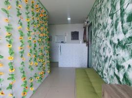 OYO Home 90723 Green Leaf Guest Lodge Kk，位于哥打京那巴鲁的酒店