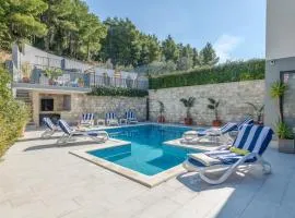 Luxury villa Blue Sky, private pool, breakfast