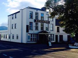 Kings Inn，位于卡斯尔韦伦的酒店