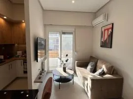 Stylish Condo Nearby Acropolis & Metro