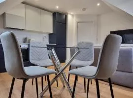 Star London Station Road 2-Bed Loft Flat