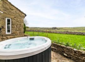 Central Malham Wellbeing Escape, 5-bed house with yoga studio，位于马勒姆的酒店