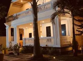 The BrickHouse Gallery And Library